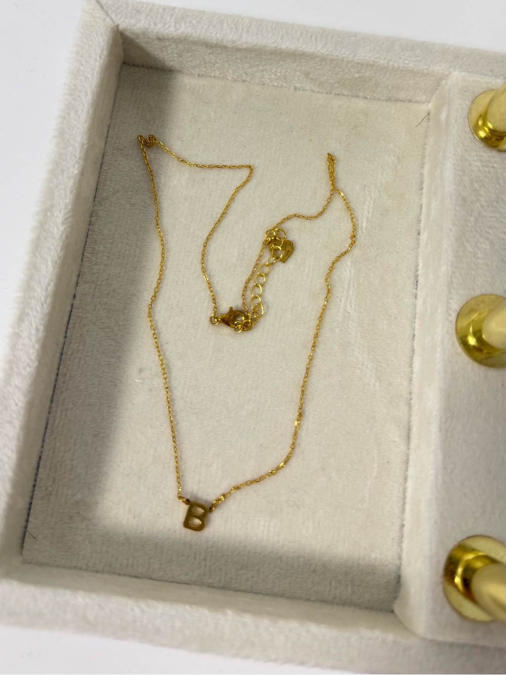 Gold Initial 'B' Pendant Necklace
